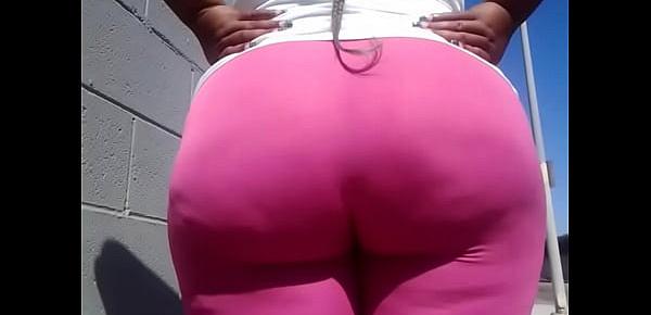 big booty black girl in pink spandex